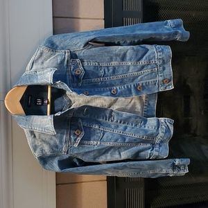 Women's vintage Gap denim jacket - size x-small
